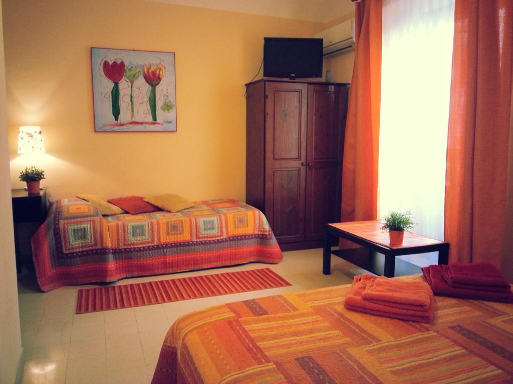 B&B Sunflower Catania-Fontanarossai nemzetközi repülőtér Szoba fotó