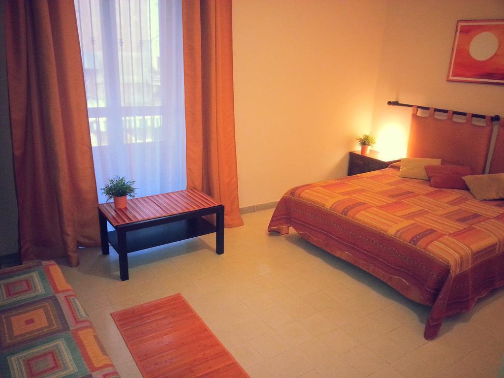 B&B Sunflower Catania-Fontanarossai nemzetközi repülőtér Szoba fotó